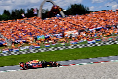Red Bull RB15 voorafgaand aan thuisrace op toer door Oostenrijk