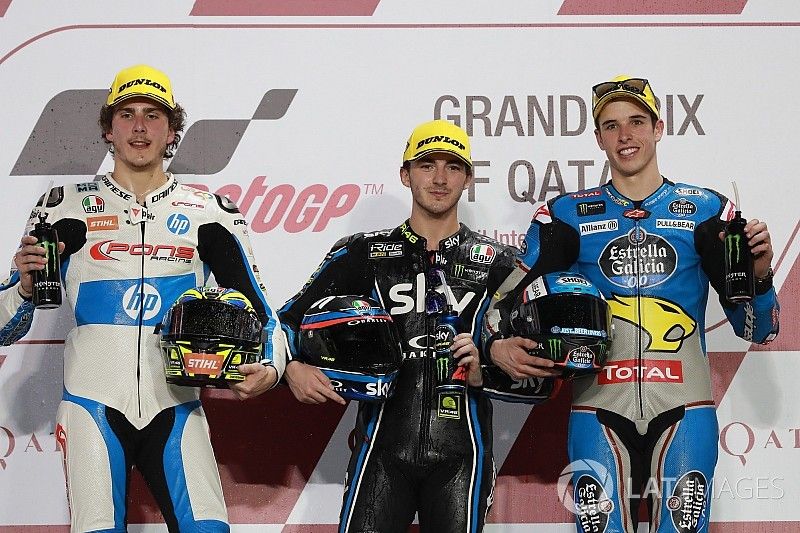 Bagnaia se estrena en Moto2 tras un problema en el freno de Márquez
