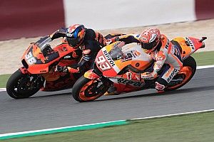 El propietario de KTM cree que Márquez ganaría con su moto