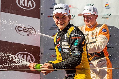Nouveau titre F4 pour Lundgaard, jeune pilote Renault