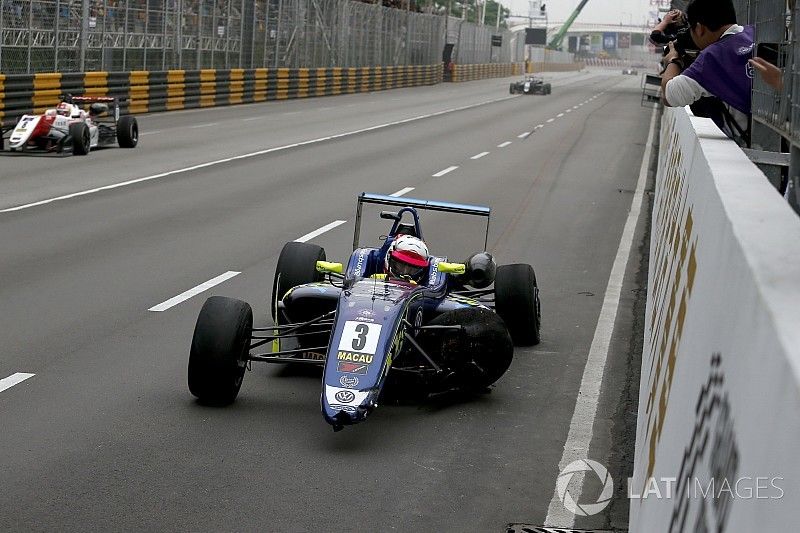 Ferdinand Habsburg, Carlin, Dallara Volkswagen après son accident au dernier virage