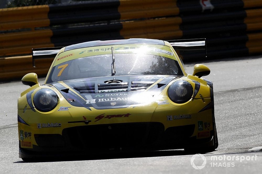 Romain Dumas, HubAuto Racing, Porsche 911 GT3R