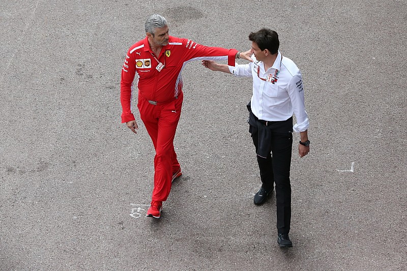 Mercedes, Ferrari güç ünitesinin yasal olduğuna inanmak istiyor
