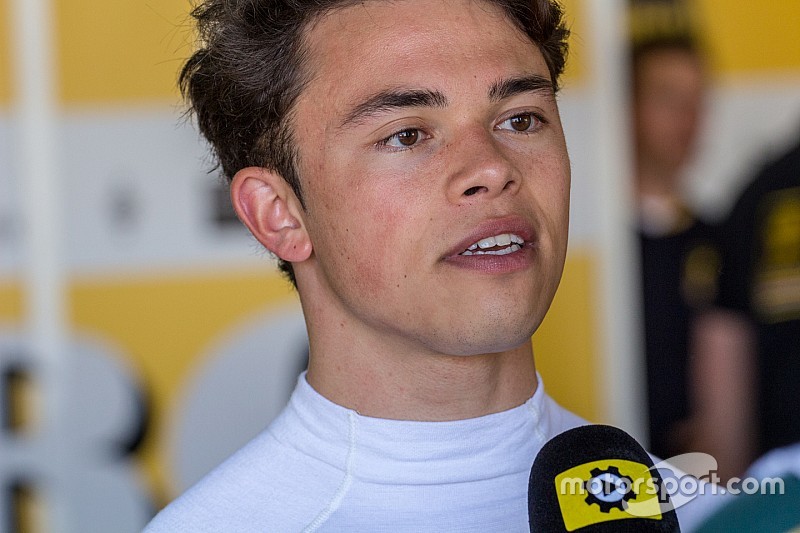 De Vries maakt eerste meters in LMP2: “Stress om kleine dingen weggenomen”