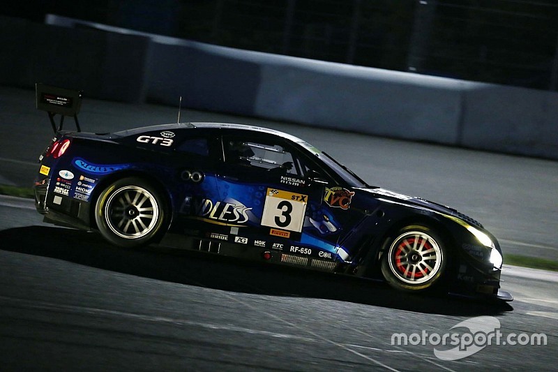 富士24時間レース、夜明けに波乱。3号車GT-Rにトラブル発生