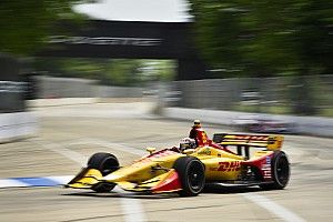 Detroit IndyCar: Hunter-Reay tops FP2, King shunts hard