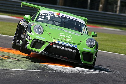 Carrera Cup Italia, Monza: Bertonelli in trionfo nel patatrac di gara 1!