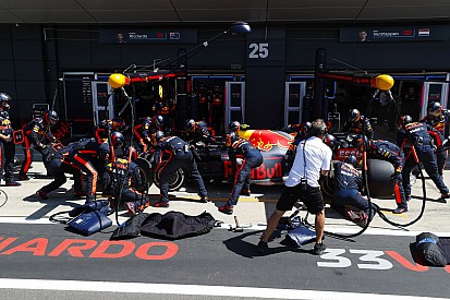 Dupla Red Bull-győzelem a Brit Nagydíj bokszutcájában