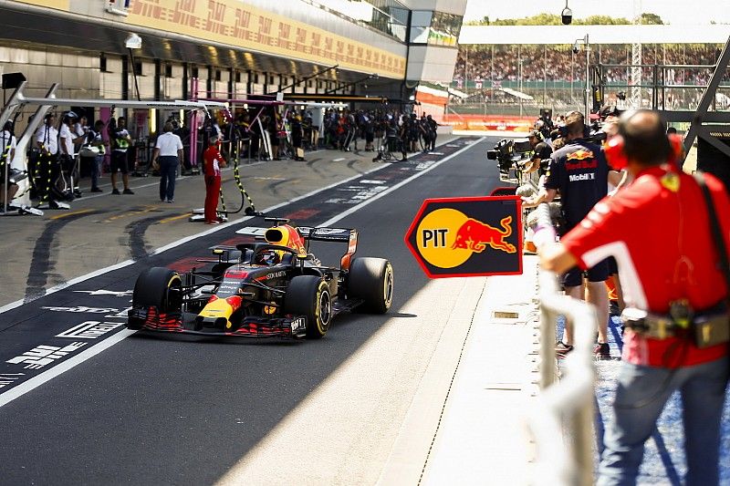 Red Bull попыталась убедить Риккардо в необходимости перехода на Honda