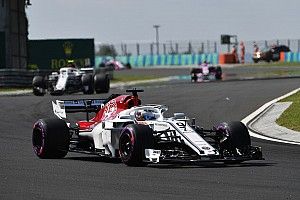 Ericsson ironiza Kimi: "não bebo nada no carro há 2 anos"
