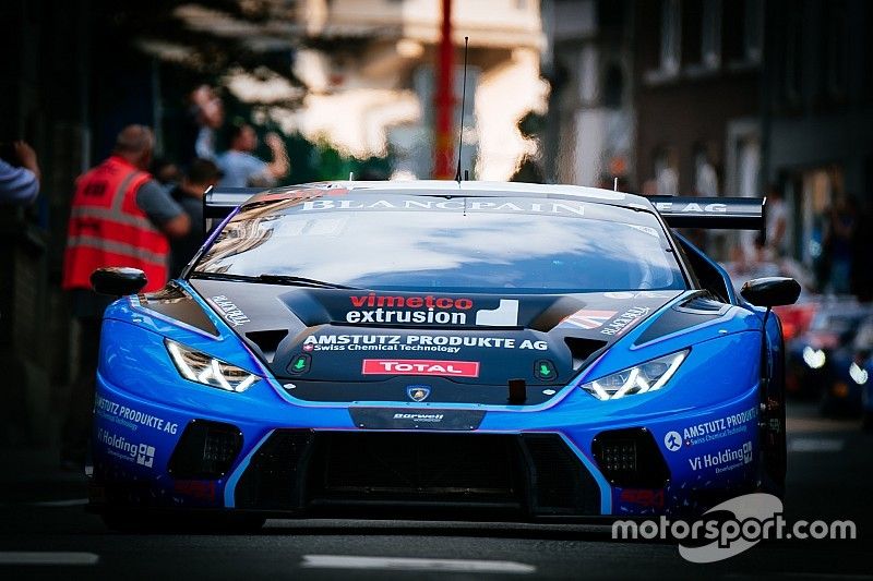 24h Spa nach 12 Stunden: Rote Flagge nach schwerem Unfall