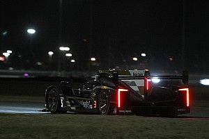 Rolex 24, Hour 8: Albuquerque takes charge for AXR