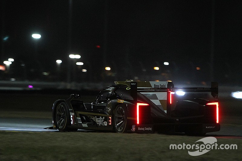 Daytona: Albuquerque mantiene liderato de AXR tras ocho horas