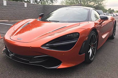 De Mclaren 720S? Dat is dan 23 bitcoins, alstublieft!