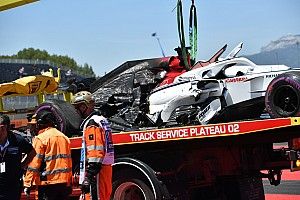 Sauber: l'incendio oltre al botto di Ericsson costa il cambio di telaio, motore e cambio!