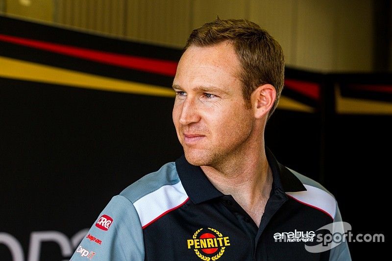 Reynolds signs 10-year Erebus Supercars deal