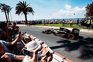Inside Renault's F1 Tour de France