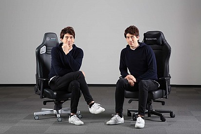 【PR】サッシャ”座る”を考える|メルセデスF1コラボ”noblechairs”ゲーミングチェアが登場