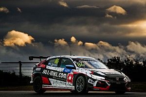 Guerrieri trionfa in Gara 1 a Suzuka e torna leader del WTCR