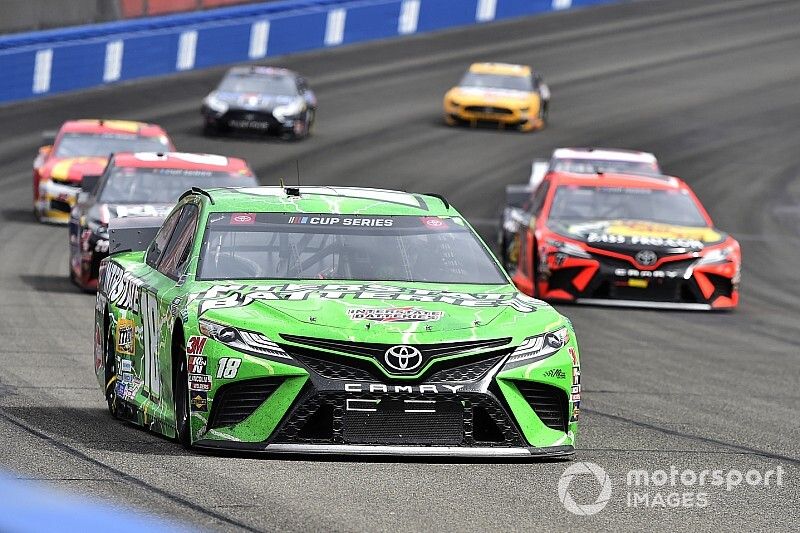 Kyle Busch, Joe Gibbs Racing, Toyota Camry Interstate Batteries