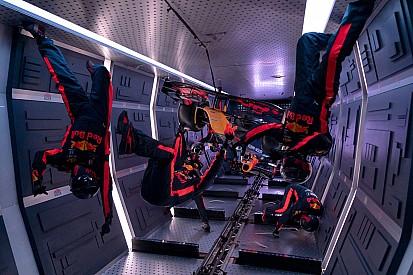 Uniek: Red Bull voert pitstop uit in zero-g