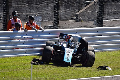 Videón Kubica csattanása a Japán Nagydíj időmérőjén: rajthoz állhat?
