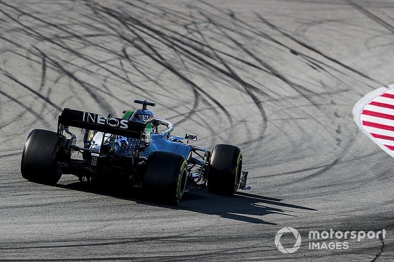 Silnikowe problemy Mercedesa