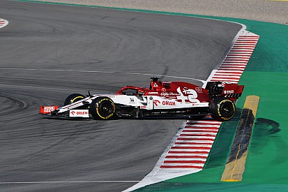 F1: Kubica se mantém na ponta ao fim do dia de testes em Barcelona