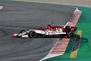 F1: Kubica se mantém na ponta ao fim do dia de testes em Barcelona