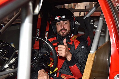 Alonso test Toyota Corolla voor Super TC2000 in Argentinië