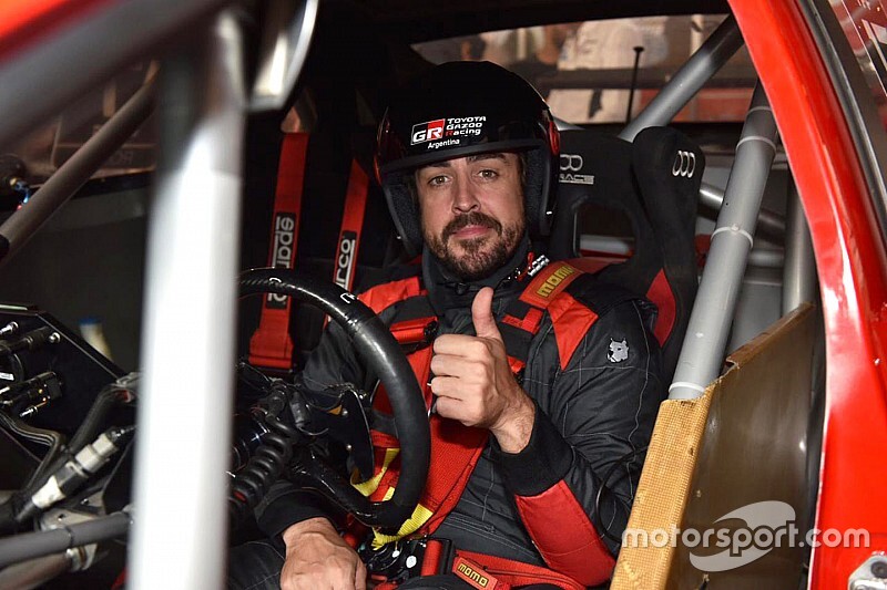 Alonso test Toyota Corolla voor Super TC2000 in Argentinië