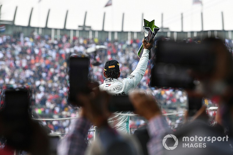 Jos Verstappen szerint Hamilton tart a fiától, amit tisztán látni