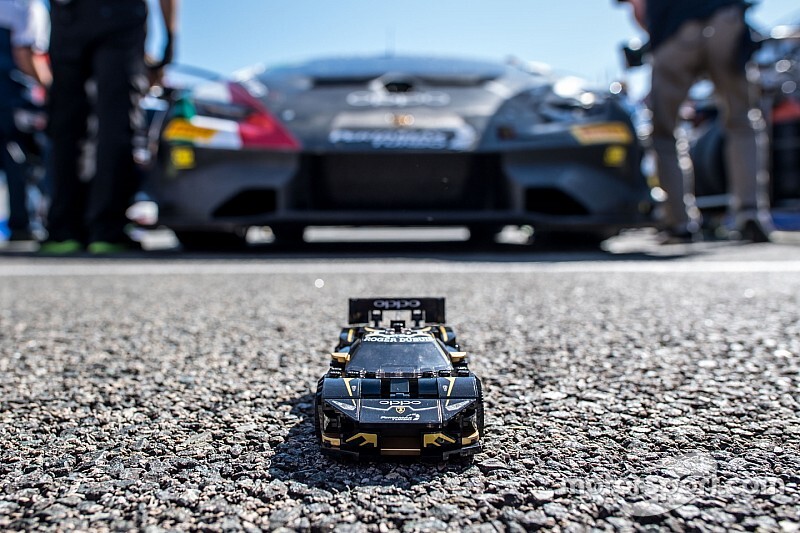 Lamborghini: partnership con LEGO per le Huracan e Urus da corsa!