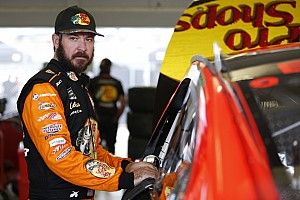 Martin Truex Jr. dominates first stage at Homestead