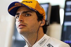 Sainz admits to early contract talks with McLaren