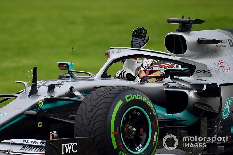 Хэмилтон: От Red Bull отстаем не сильно, но Ferrari просто врубает мотор