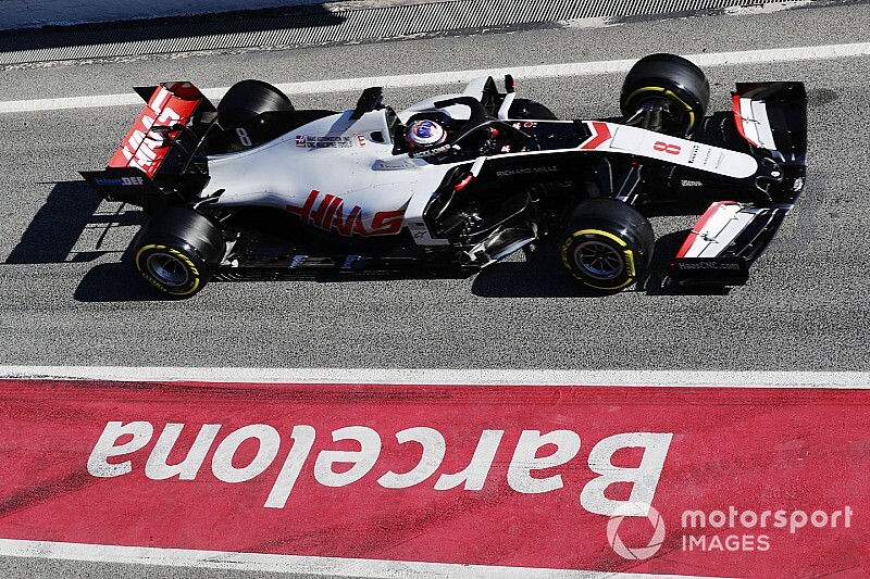 Grosjean volt az első, aki megtörte az autóját