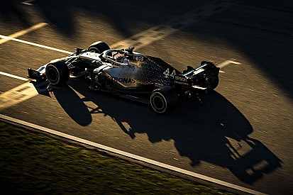СМИ: У FIA нет вопросов к новой системе Mercedes