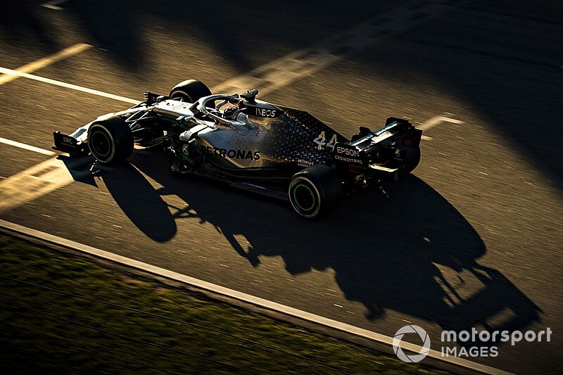 СМИ: У FIA нет вопросов к новой системе Mercedes