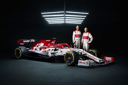 Hivatalos képeken a 2020-as Alfa Romeo idei F1-es festése