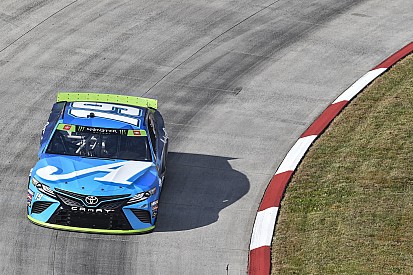 Martin Truex Jr. cruises to Stage 1 win at Martinsville
