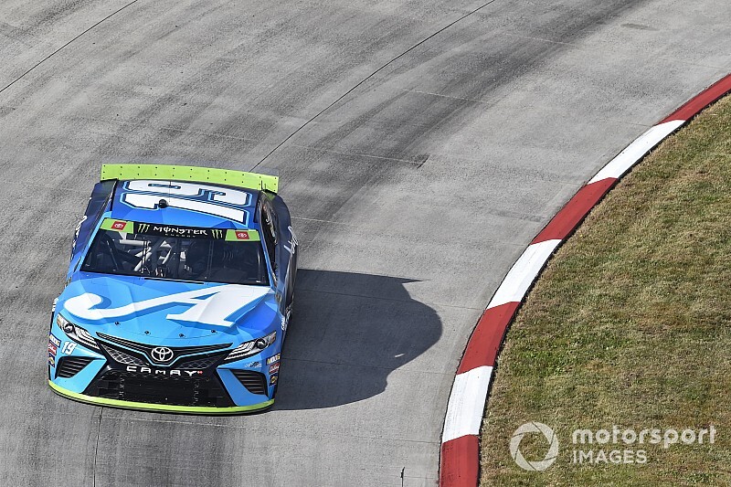 Martin Truex Jr. cruises to Stage 1 win at Martinsville