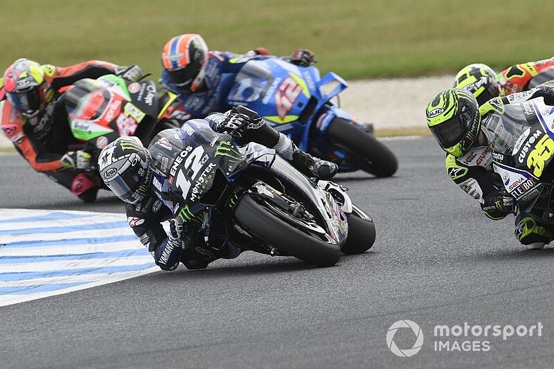 Viñales: "Acabar tercero el campeonato sería un trofeo porque me han tirado tres veces"