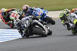Viñales: "Acabar tercero el campeonato sería un trofeo porque me han tirado tres veces"