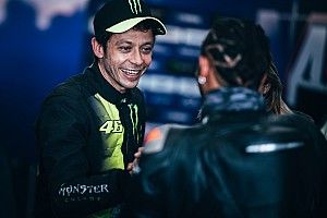 VÍDEO: Veja tudo sobre a troca de máquinas entre Hamilton e Rossi