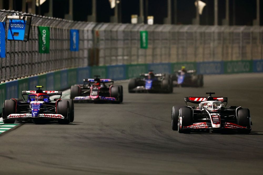 Kevin Magnussen, Haas VF-24, Yuki Tsunoda, RB F1 Team VCARB 01, Esteban Ocon, Alpine A524