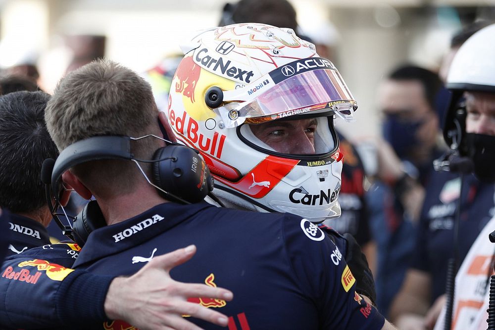 Verstappen: "Son turuma kadar benim için en kolay hafta sonu değildi"