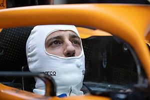 Ricciardo geniet van schitterend duel tussen Verstappen en Hamilton