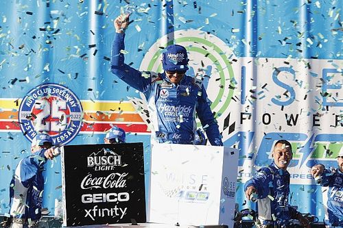 NASCAR: Larson vence primeira de 2022 após entrevero com Elliott