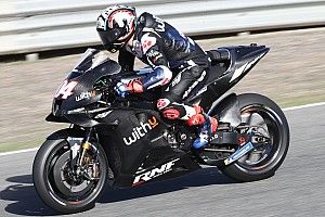 Dovizioso encore à la peine en sortie de courbe avec la Yamaha